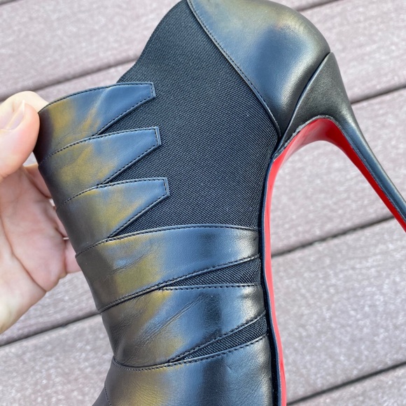 LouBoutin black leather stiletto booties. Sz.38.5 - Picture 3 of 10